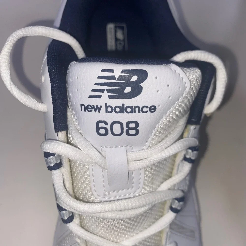 New Balance 608 v5 Mens 10 White Navy Blue Training Shoes MX608WN5 Leather